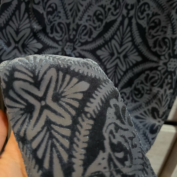 XS Long sleeved Dress - Picture 3 of 4